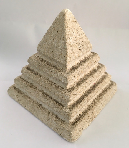 Piramide Decorativa Base 9x9cm Altura 9cm