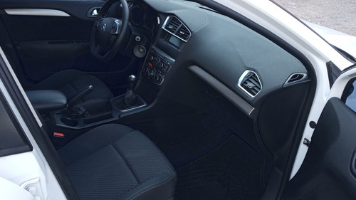 Imagen 8 de 14 de Citroën C4 Lounge 2013 2.0 Tendance