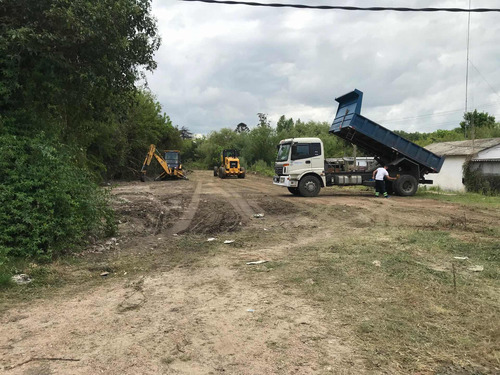 Vende O Permuto Terreno En Lezica De Gran Metraje , Líquido