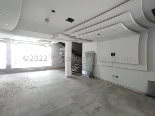 Imponente Casa En Venta Urb Corinsa Casa Quinta Obra Limpia Cocina Incluida Para Instalar Area Social Parrilla Piscina Negoc Estef 23-16065