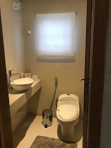 Imagem 10 de 15 de Amplo Sobrado Isolado, No Boqueirão, 3 Dormitórios, Sendo Suítes Com Closets, Área Com Churrasqueira - Si1706
