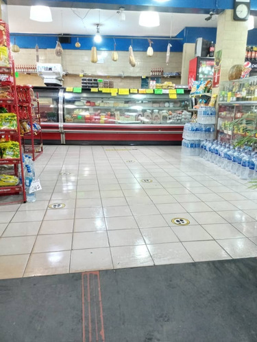 Venta Terreno Con 930mtrs2. Con Local De Supermercado Activo En El Pueblo De Baruta. Inf. Ma. Fda. Varela