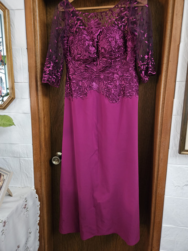 Vestido Largo De Fiesta Con Encaje Magenta Hermoso