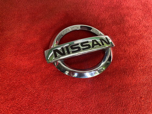 Emblema Delantero Nissan Platina 2002-2009 Original Usado