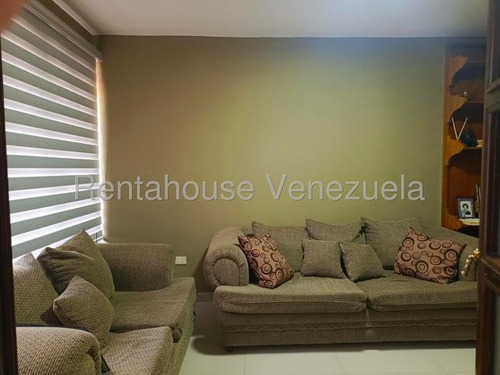 Casa Duplex En Venta Remodelada Con Espacio De Jardín Semi Amoblada Los Castores San Antonio De Los Altos Negociable