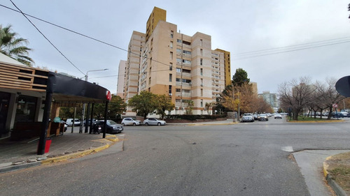 Alquiler Departamento Dos Dormitorios En Centro De Neuquén