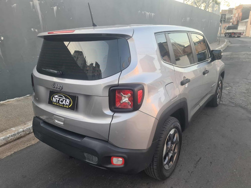 Jeep Renegade 1.8 Flex Aut. 5p