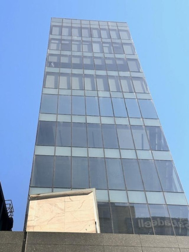Renta Oficina De 170m2 En Obra Negra Más 50m2 De Una Amplia Terraza Privada En L , Ubicada En El 3er Piso, Cuenta Con 3 Bajadas Para Baños Interiores, Aire Acondicionado 4 Lugares De Estacionamiento