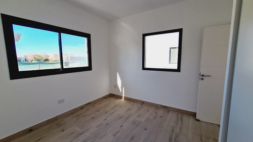 Imagen 17 de 27 de Casa En Venta En El Cantón Islas