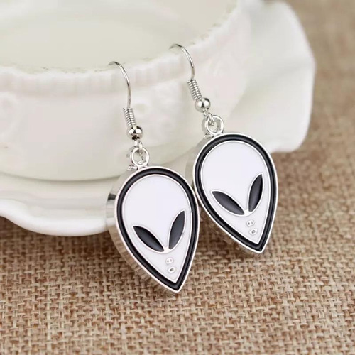 Imagen 4 de 5 de Aros Marciano Nave Ovni Extraterrestre Colgantes Piercing