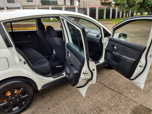 Imagen 6 de 11 de Nissan Tiida