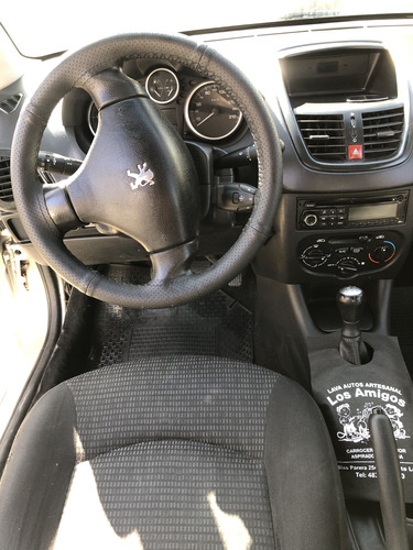 Peugeot 207 1.4 Active 75cv
