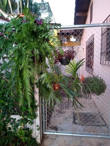Linda Chácara À Venda Com 800m² - 1536