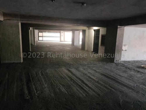 Apartamento En Venta En Los Chaguaramos. Yr242162. Apartamento 4hab 3 Baños, Maletero, Tanque De Agua; Muy Ventilado E Iluminado, Con Vista De 200 Grados Al Avila Y Panorámica De La Ciudad.