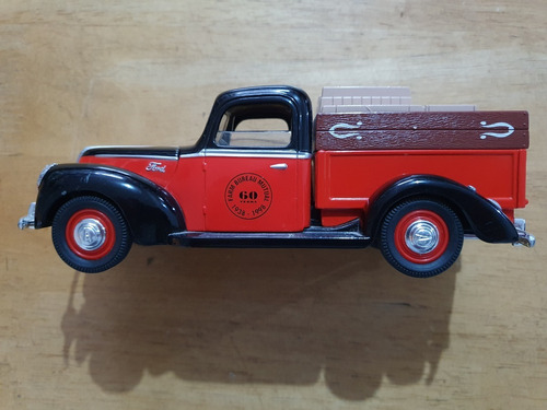 Alcancía Pick Up Ford 1940 Farm Bureau Mutual Ed. Limitada .