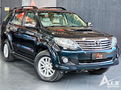 Toyota Hilux SW4 3.0 Srv 7l 4x4 Aut. 5p