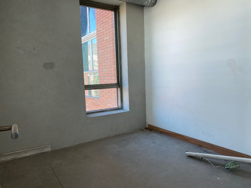 Oficina En Venta Con 237 M2, Ciudad Empresarial.