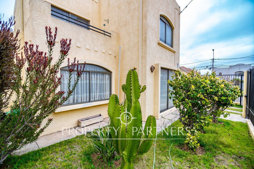 Estupenda Casa En San Joaquín