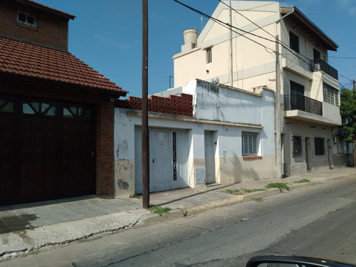 Imagen 2 de 8 de Casa Al Frente De 3 Ambientes En Venta Barrio Ludueña
