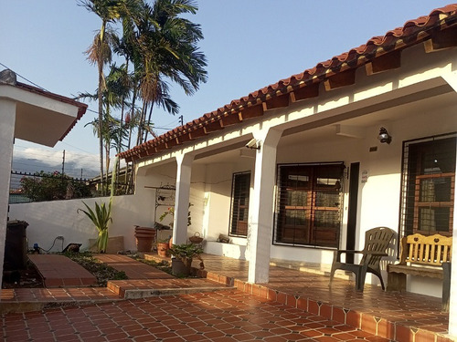 Casa En La Urb. Los Guayabitos, Naguanagua