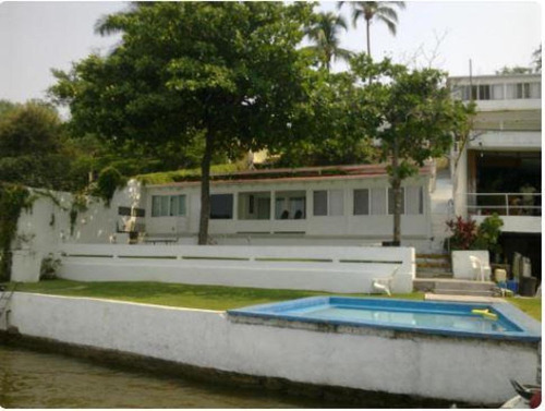 Venta De Hotel En Tequesquitengo Morelos