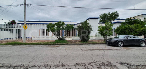 Casa De Un Piso En Venta Col. San Felipe, Chihuahua