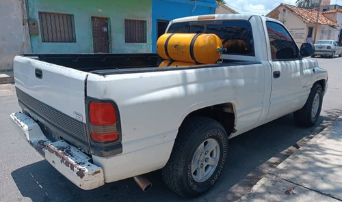 Imagen 2 de 5 de Dodge Ram