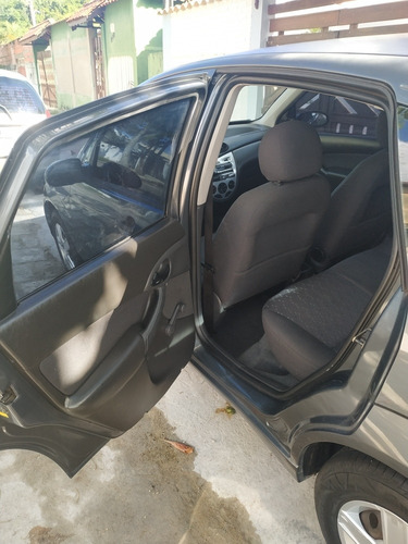 Ford Focus 1.6 Gl 5p 2004