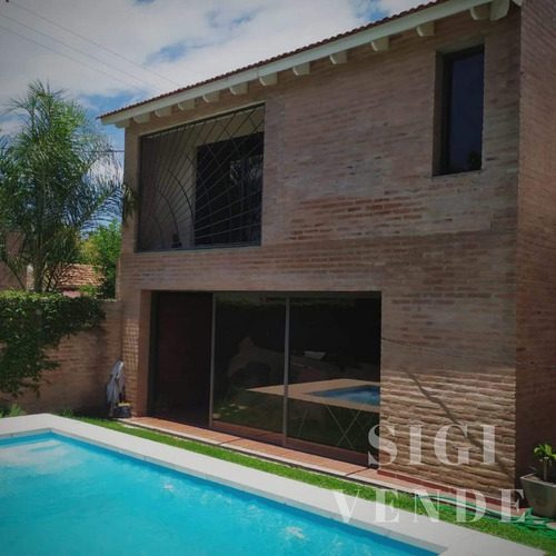 Impecable Casa En Venta Estilo Ingles Entre Nvo Urca Y V Esc