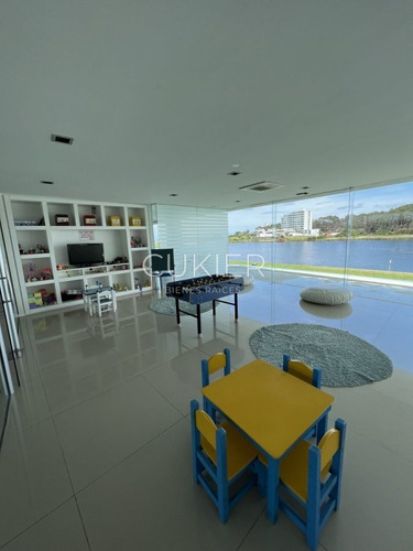 Imagen 24 de 25 de Alquiler Temporada Apartamento 3 Dormitorios En Primera Linea Frente Al Mar Playa Mansa Punta Del Este