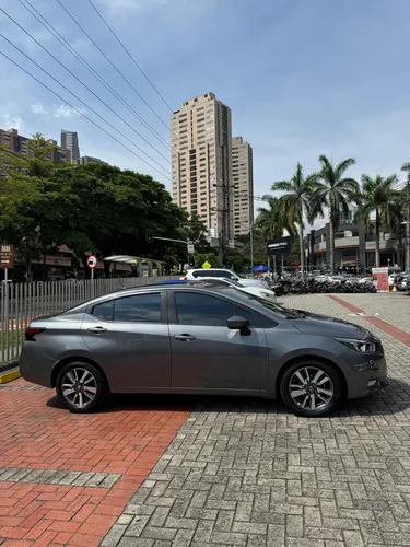 Nissan Versa 1.6 Advance