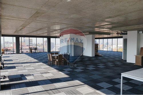 Oficinas En Planta Libre En Los Leones