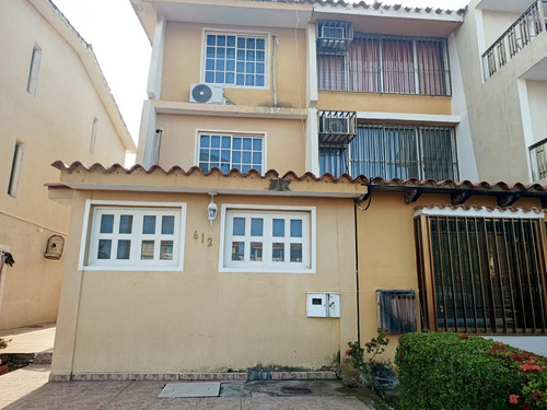 Casa En Venta Lechería C.r Puerto Morro