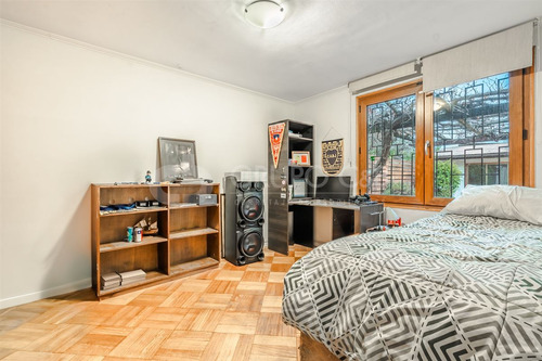 Casa En Venta De 3 Dorm. En Las Condes