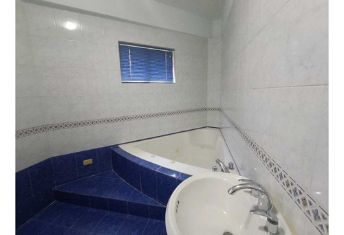Apartamento En Venta Urb. Las Chimeneas Pe-8673654