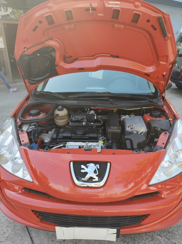 Imagen 8 de 12 de Peugeot 207