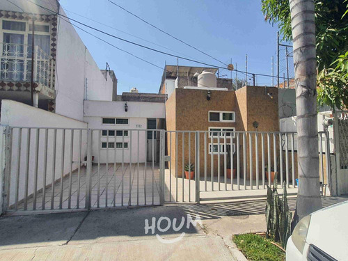 Casa En Jardines De La Paz, Guadalajara Con 3 Recámaras, 100 M², Id: 126172