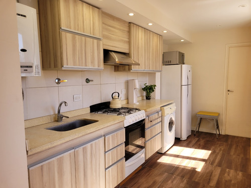 Venta Semipiso De 3 Ambientes Con Balcón Aterrazado. Zona Centro
