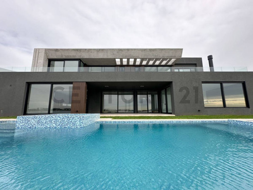 Venta Casa En Marinas Al Lago , Espectacular
