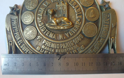 Antiguo Escudo Bronce Caja La Invulnerable Premio Paris 1889 (Usado)