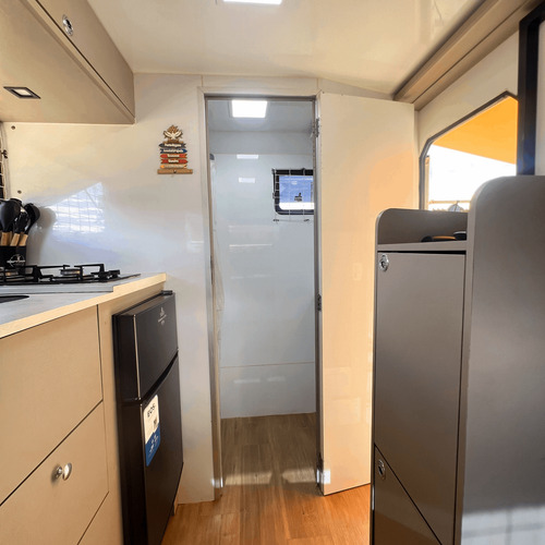 Trailer Motorhome Seminovo 2024 Compacto E Completo