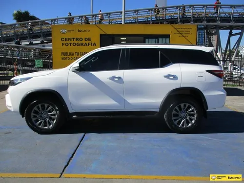 Toyota Fortuner Srv Diesel 2.4 Turbo At Aa
