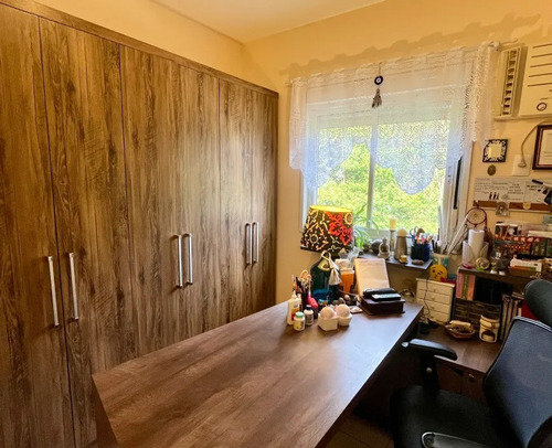 Apartamentos À Venda Em Itacorubi Com 3 Quartos E 2 Banheiros. Pronto Para Morar. Bem Localizado.