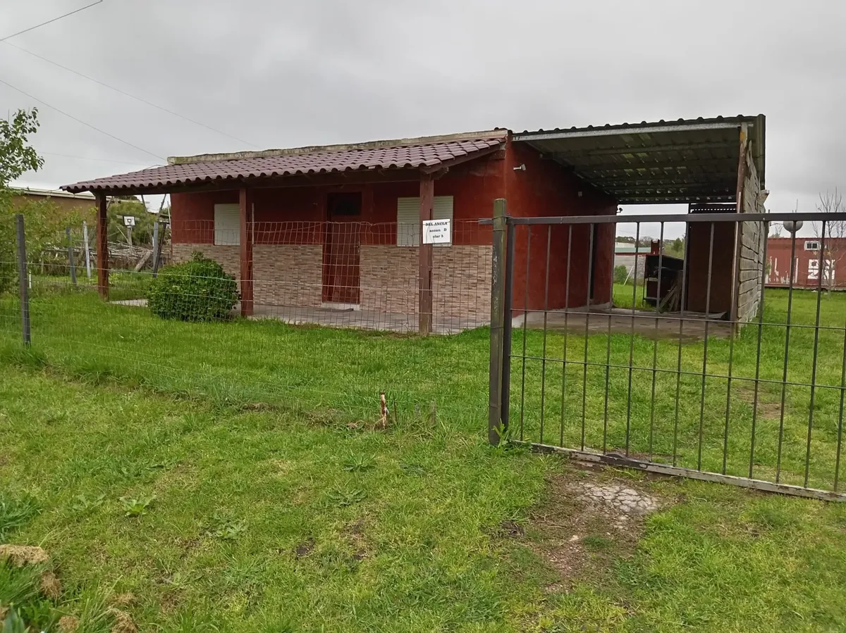 Casa Con Terreno Amplio . Barrio Lacrosse. A La Vuelta De Escuela Y Utu · Foto 4