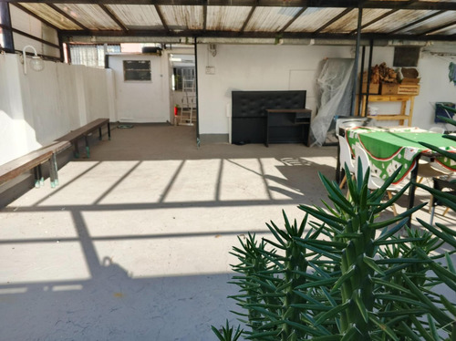 Ph En Venta - 5 Dormitorios 2 Baños - Santa Rita