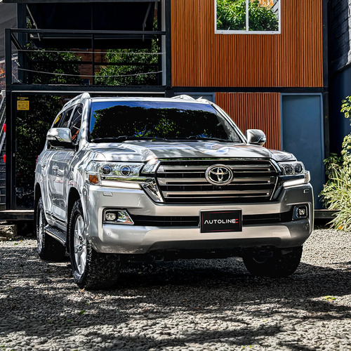 Toyota Land Cruiser LC200 4.5 VX