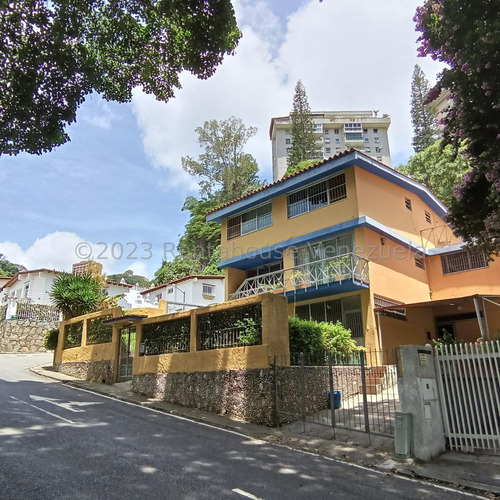 Casa En Venta En Colinas De Bello Monte Caracas 24-862