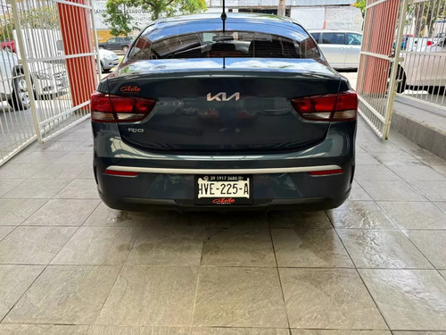 Kia Rio 1.6 L Sedan Mt