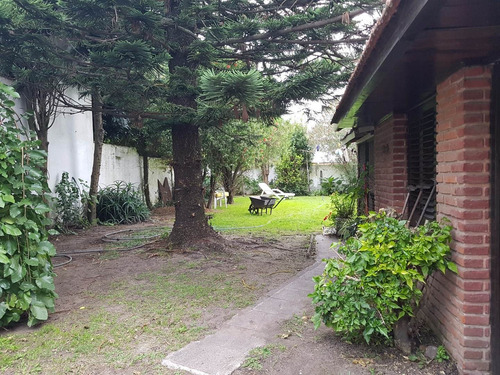 Venta Chalet Alpino Con Garage Y Quincho.