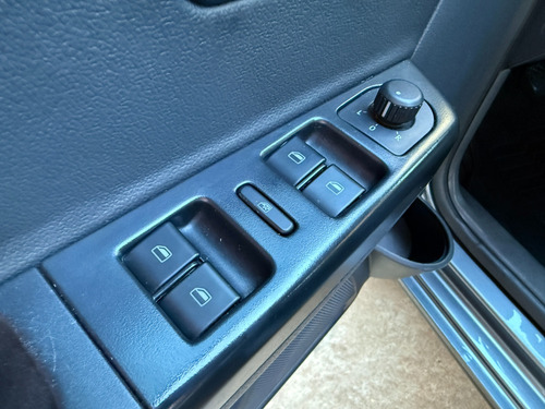 Volkswagen Fox 1.6 MSI TOTAL FLEX CONNECT 4P MANUAL